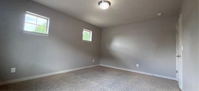 Building Photo - 2175 Mayfly St