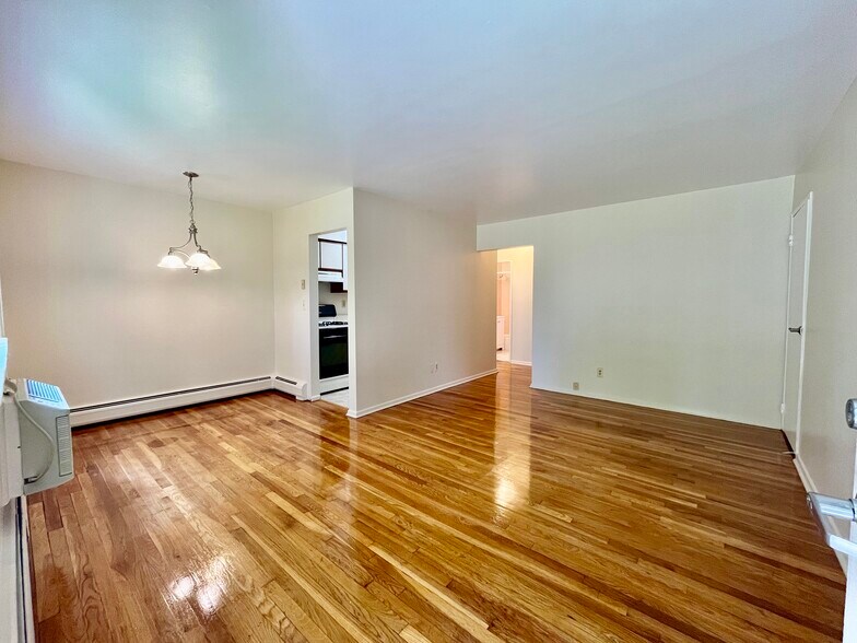 Building Photo - 209 Washington Dr