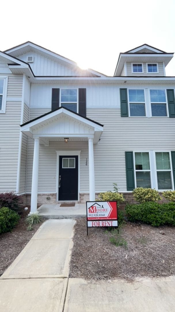 Building Photo - First month FREE! 3 Bedroom/ 2.5 Bathroom Berwick area in Savannah, GA