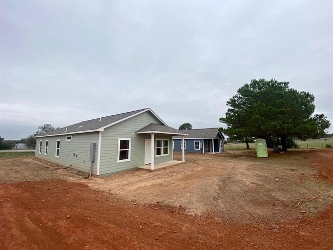 Building Photo - 108 Rosanky Cattle Company Rd