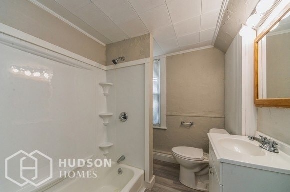 Building Photo - 14 Cross St