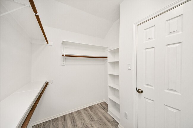 Building Photo - 10 Delphinium Pl