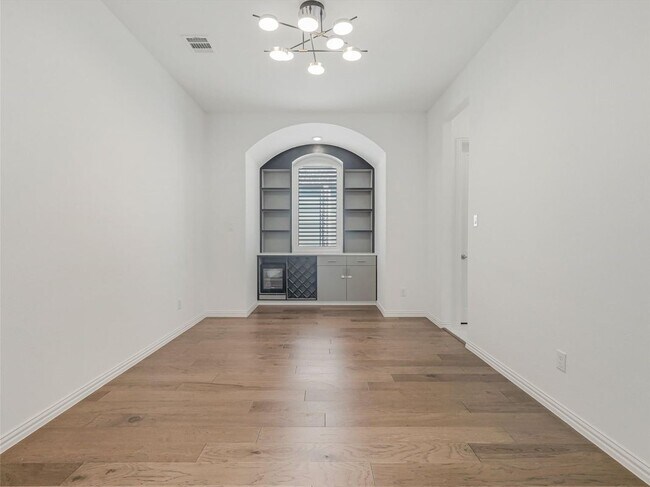 Building Photo - 8308 Pine Valley Dr
