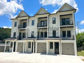 Building Photo - 1072 Amelia Ct