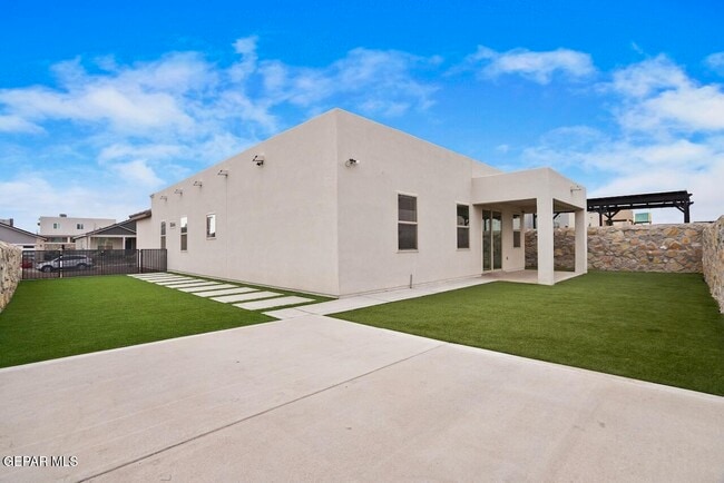 Building Photo - 13183 Emerald Isle St