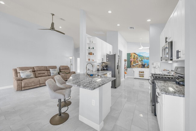 Building Photo - 309 NW Toscane Tr