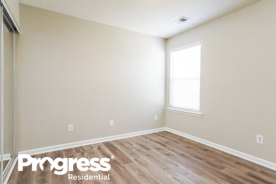 Building Photo - 6004 Silkwater Ct
