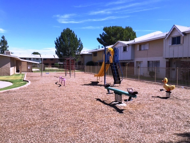 Building Photo - Tempe 3 Bed/1.5 Bath Townhouse w/Community...