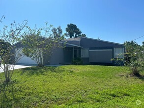 Building Photo - 3/2/2 with fenced yard located in Indian R...