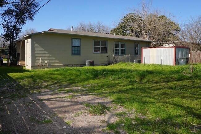 Building Photo - 1008 Haynes St