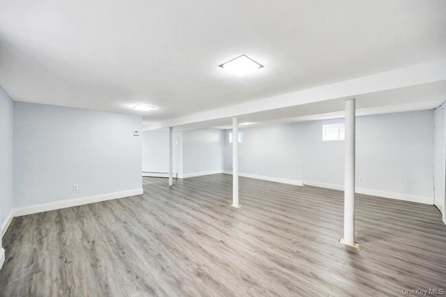 Building Photo - 61 James St