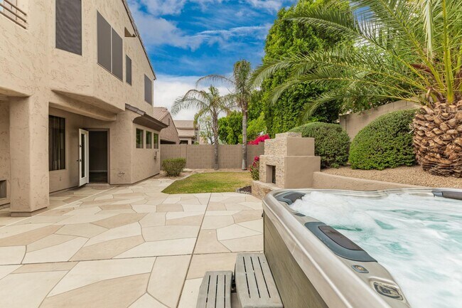 Building Photo - 7690 E San Fernando Dr