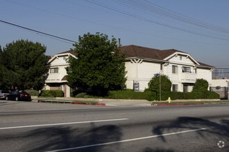 Building Photo - 6400 Kraft Avenue