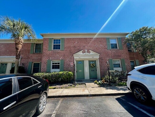 Building Photo - 2X2.5 -MOVE IN NOW! NEW LVP FLOORING ON 1ST FLOOR! NEW CARPET ON 2ND FLOOR! WATER VIEWS! CALL TOD...