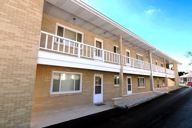 Building Photo - 220 Griffing Ave