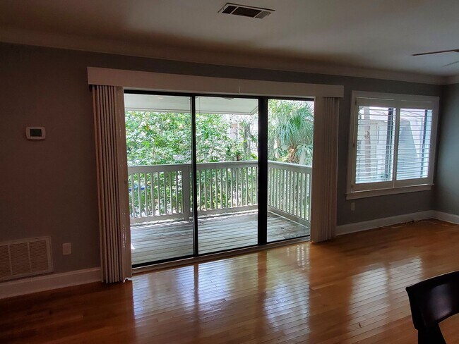 Building Photo - Incredible 2BR/2BA Forest Gardens Villa!
