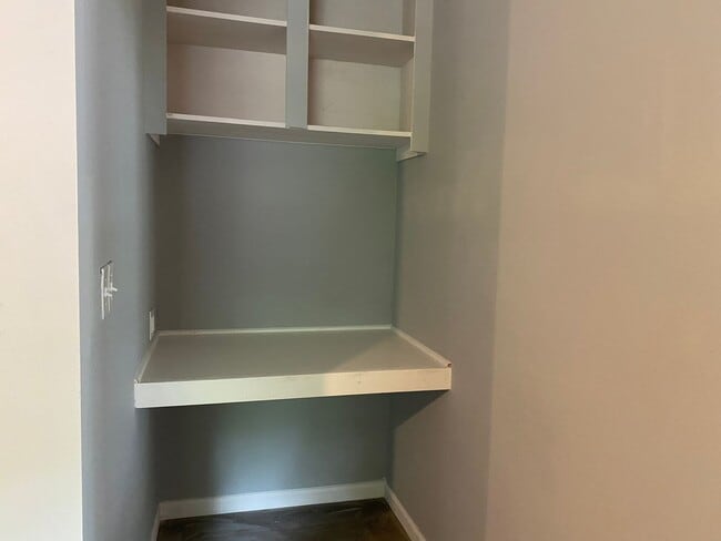 Building Photo - 1/2 OFF FIRST MONTH'S RENT  LARGE REMODELE...