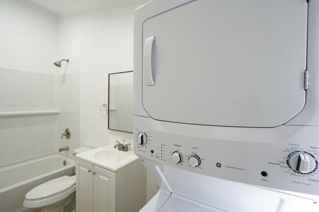 Building Photo - 26074 Bay Ave