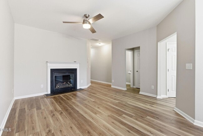 Building Photo - 956 Shining Wire Way