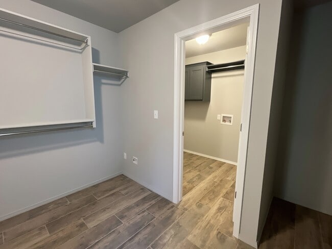 Building Photo - 1808 E. Van Buren PL.