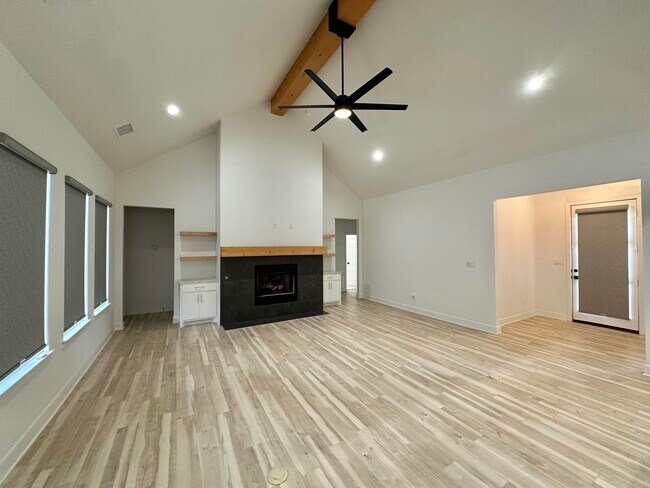 Building Photo - 504 Brookshire Ave