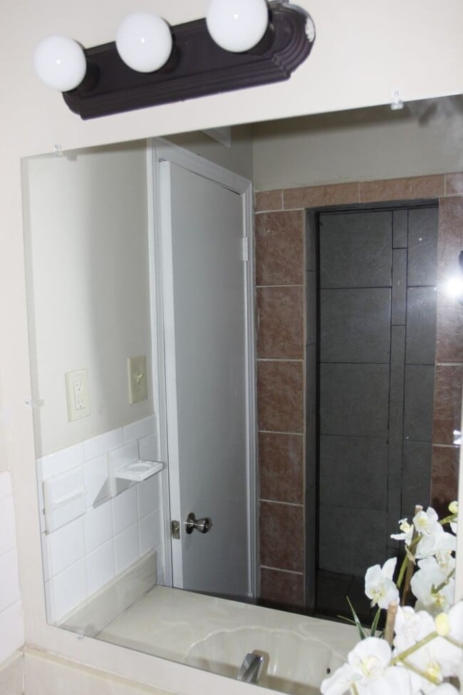 Building Photo - 3017 Domar St