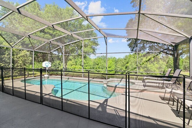 Building Photo - 701 Kettering Rd