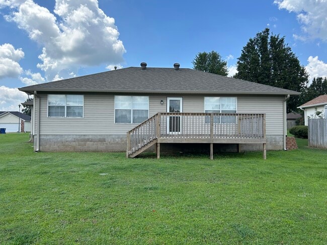 Building Photo - 16 Azalea Dr