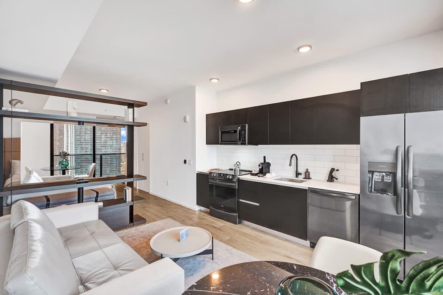 Building Photo - 398 NE 5th St