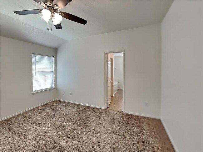 Building Photo - 18475 Sunrise Pines Dr