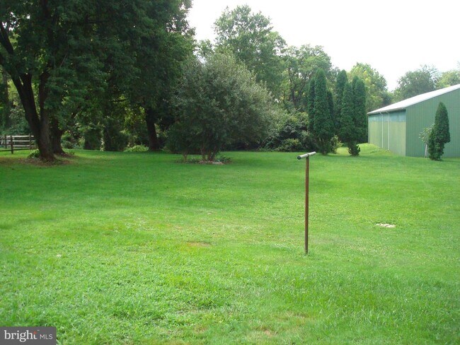 Building Photo - 1158 Horseshoe Pike