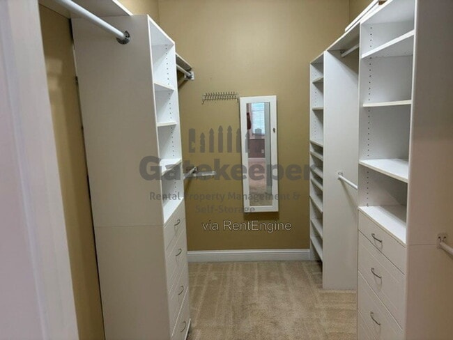 Building Photo - 208 Lenox Dr