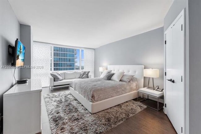 Building Photo - 6801 Collins Ave
