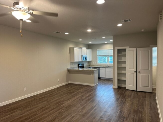Building Photo - 13351 Rowdy Cove