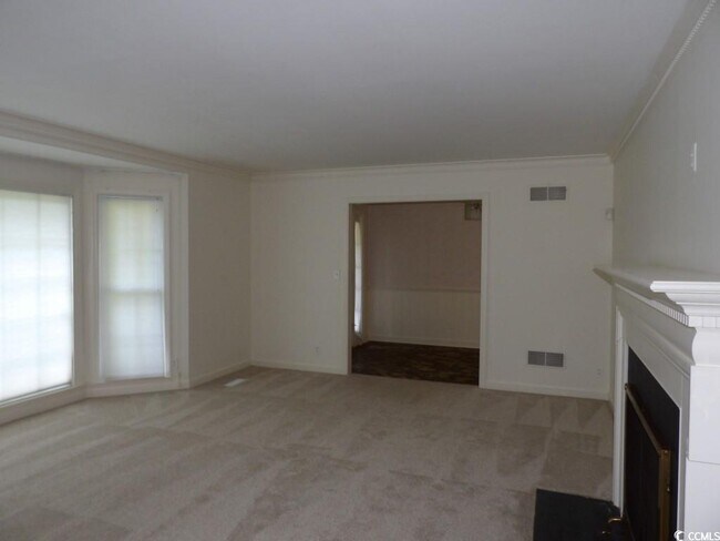 Building Photo - 254 Evergreen Ln