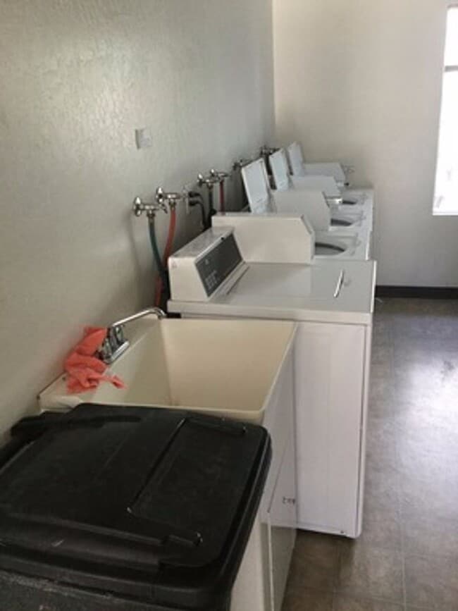 Building Photo - BEAUTIFUL 1 BEDROOM X1 BATHROOM CONDO!!! NOW LEASING!!!