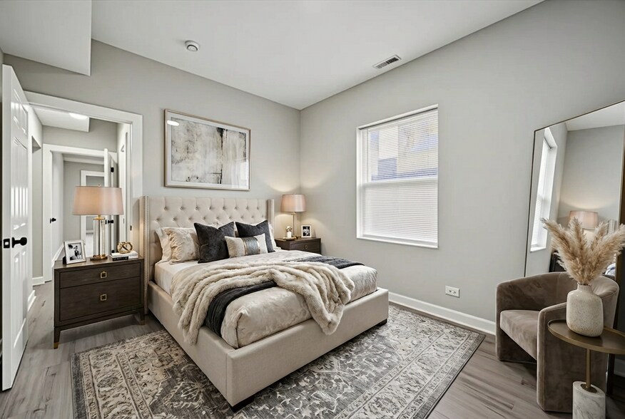 Building Photo - 8018 S Harvard Ave