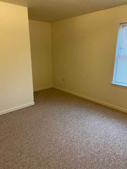 Building Photo - 116 Blue Spruce Ln