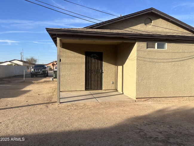 Building Photo - 1811 W Tonto St