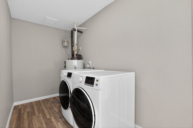 Building Photo - 227 Crestone Ave