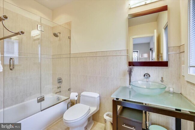 Building Photo - 6600 80th Pl