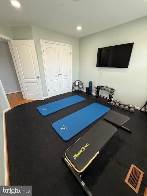 Building Photo - 8002 Middlebury Dr