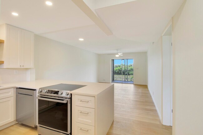 Building Photo - 2770 South Dr