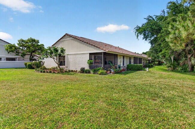 Building Photo - 460 Hardwood Pl