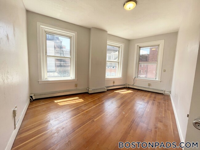Building Photo - 259 North St