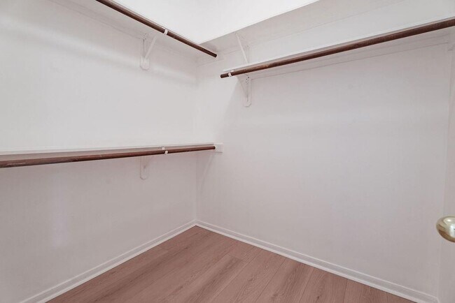 Building Photo - 127 S Copperknoll Cir