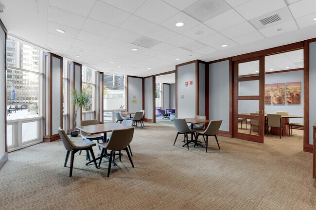 Building Photo - 222 N Columbus Dr