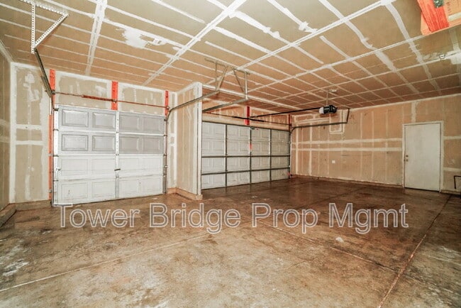 Building Photo - 3918 Ginko Way