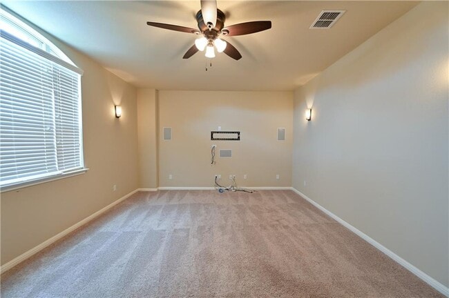 Building Photo - 100 Lake Mineral Wells Dr