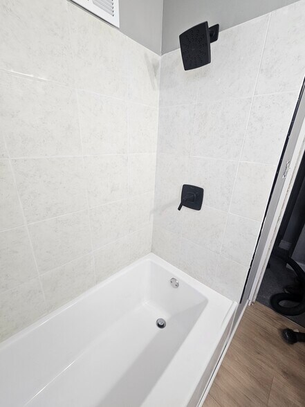 Primary Photo - 5974 Coplin St